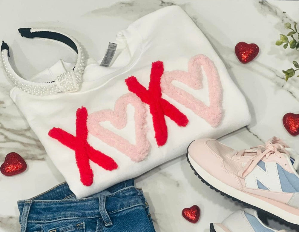 White XOXO - Hot & Light Pink Chenille Yarn - Embroidered