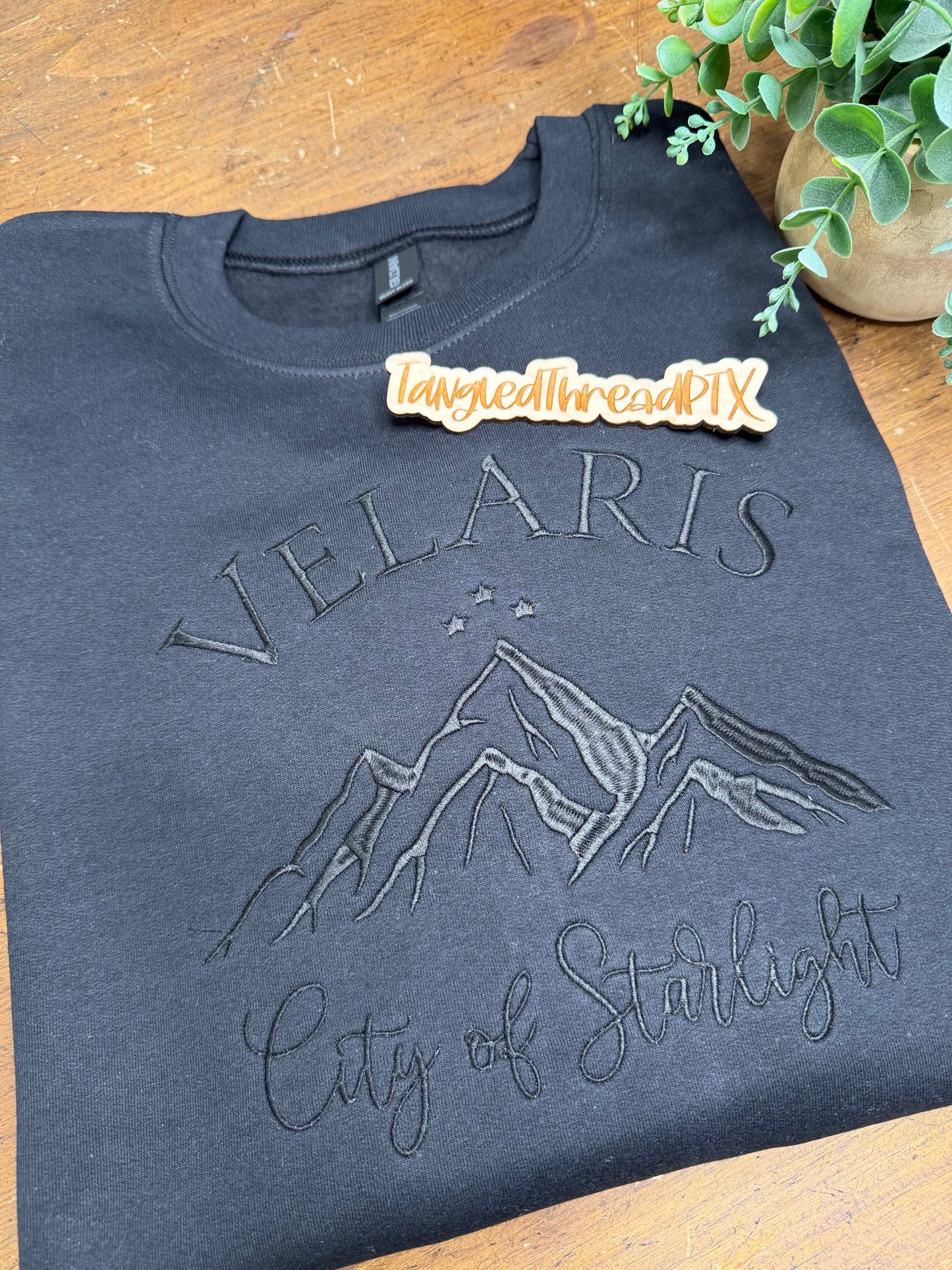 ACOTAR - Velaris Embroidered Sweatshirt